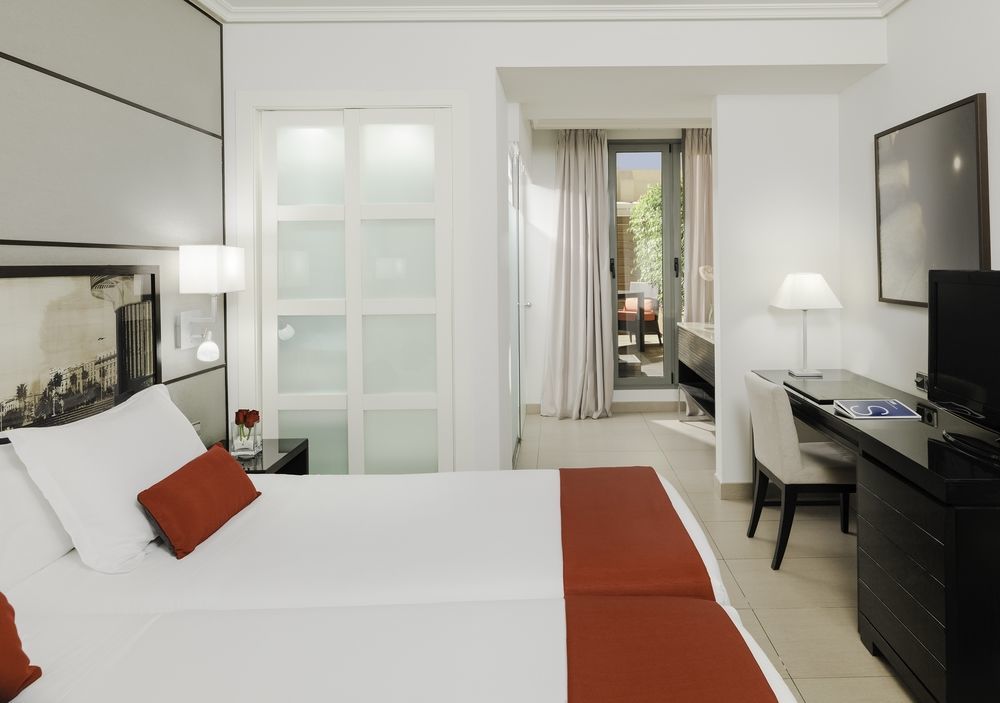 H10 Universitat 4* Barcellona