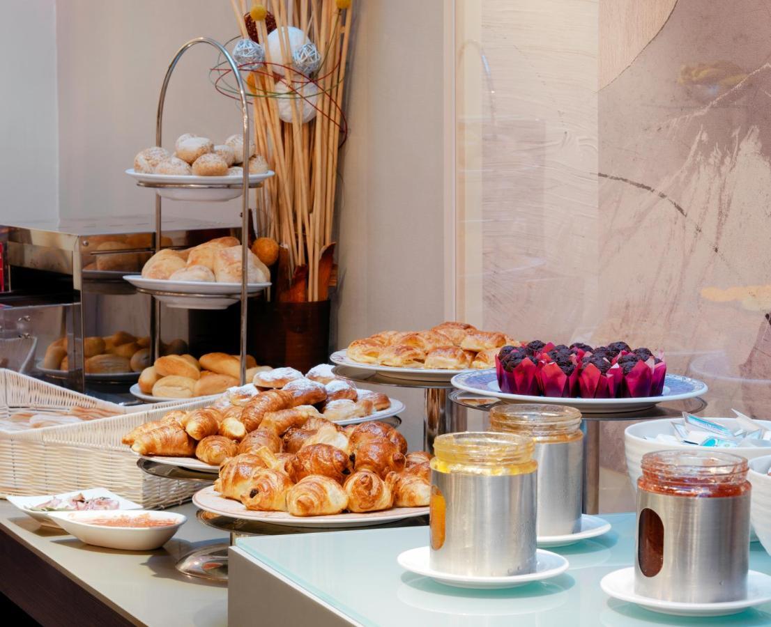 H10 Universitat 4* Barcellona